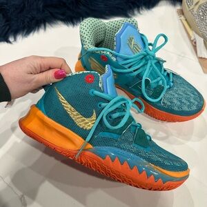 Nike Kyrie 7 Horus - Size 7 men or women 8.5